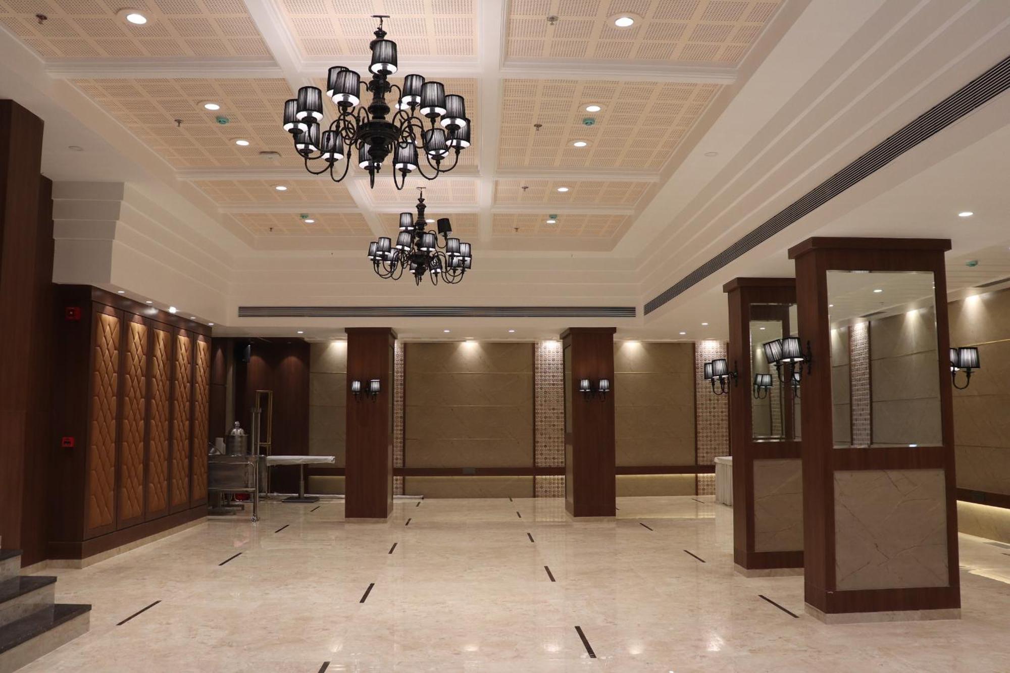 Hotel Golden Nest Тхане Экстерьер фото