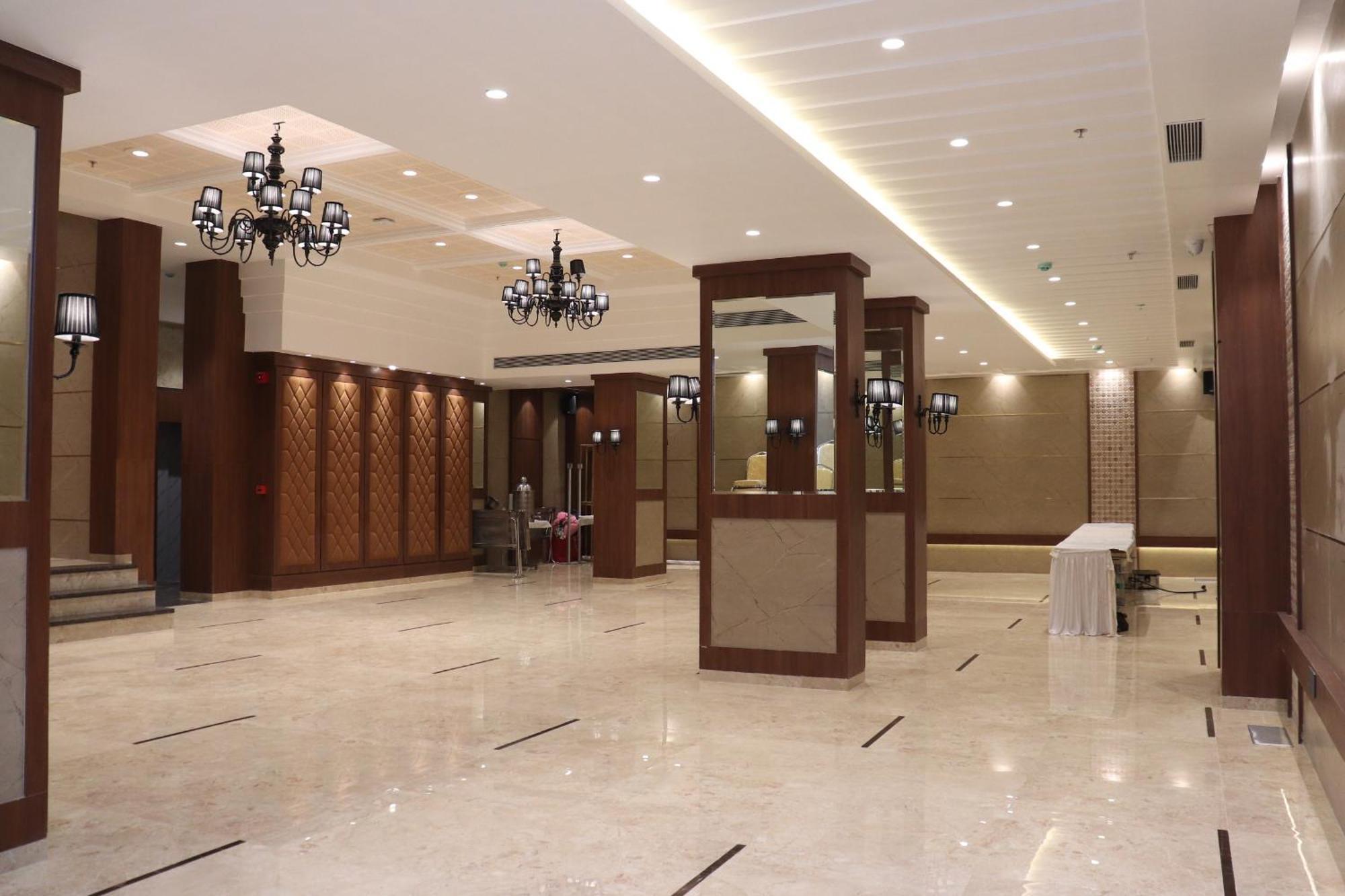 Hotel Golden Nest Тхане Экстерьер фото